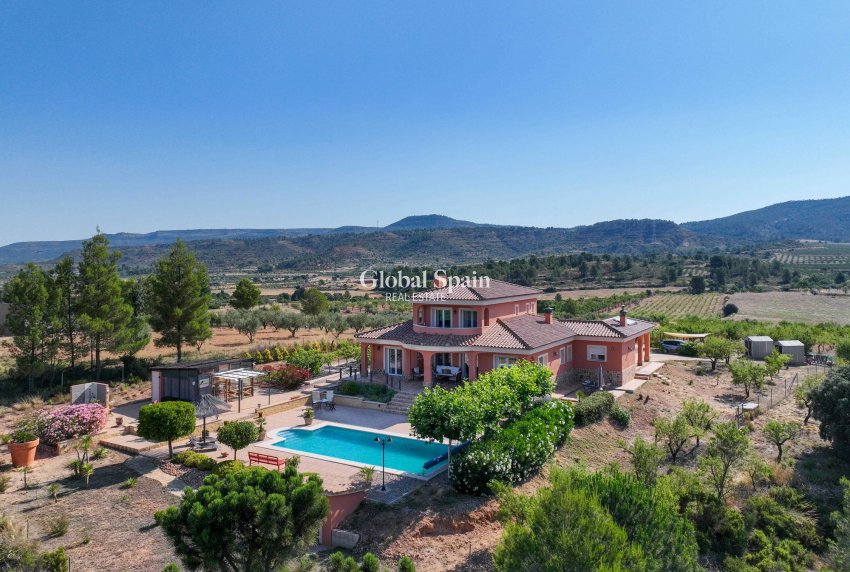 Resale - VILLA -
AYORA - Ayora