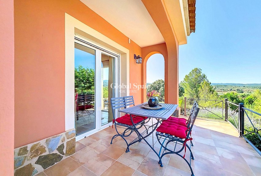 Resale - Villa -
Ayora