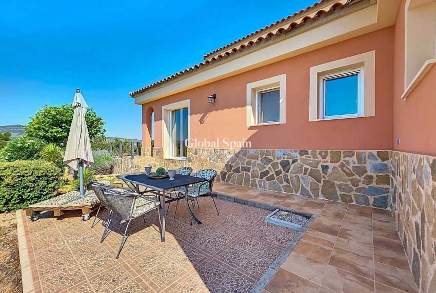 Resale - Villa -
Ayora