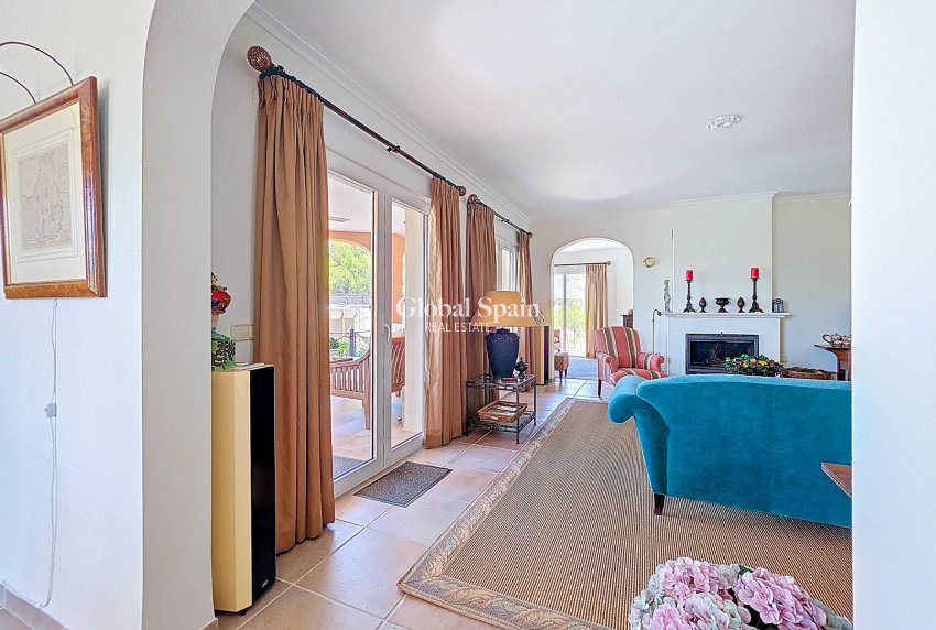 Resale - Villa -
Ayora