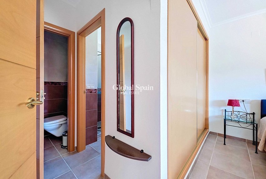 Resale - Villa -
Ayora