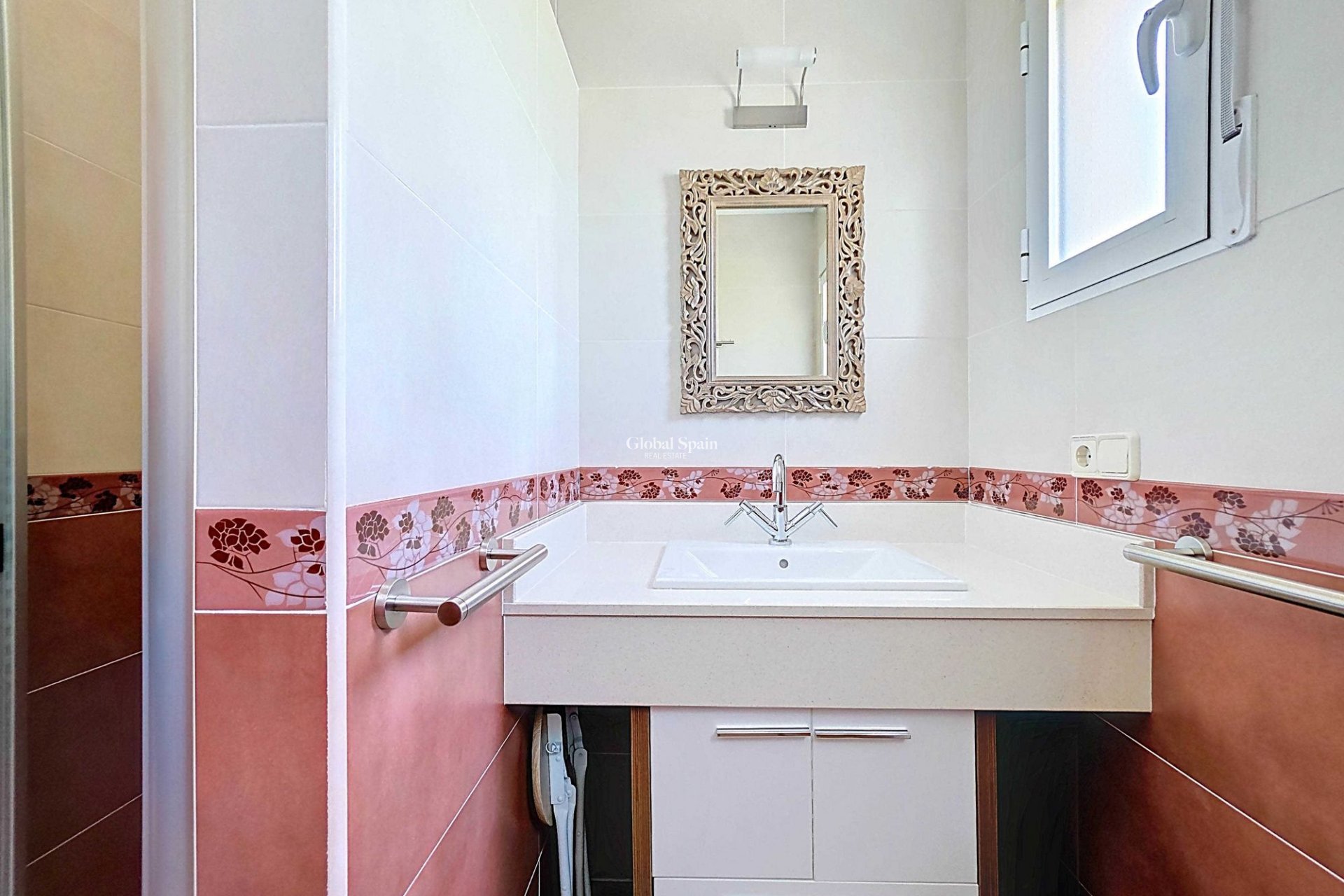 Resale - Villa -
Ayora