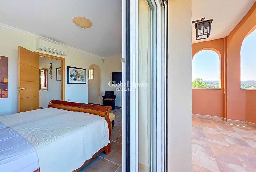 Resale - Villa -
Ayora