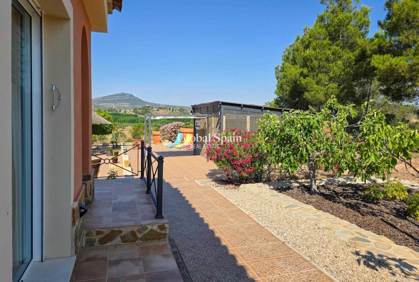 Resale - Villa -
Ayora