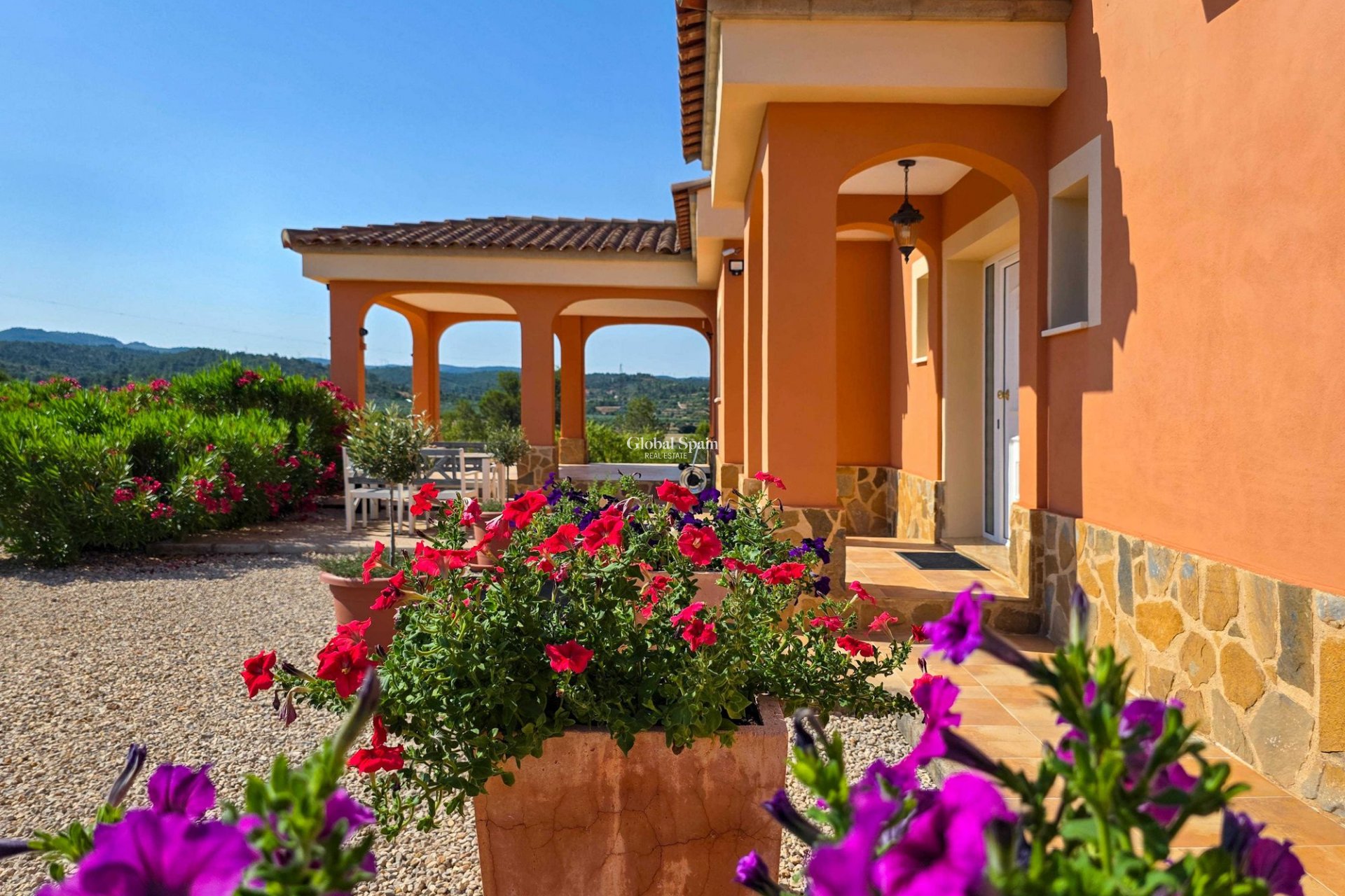 Resale - Villa -
Ayora