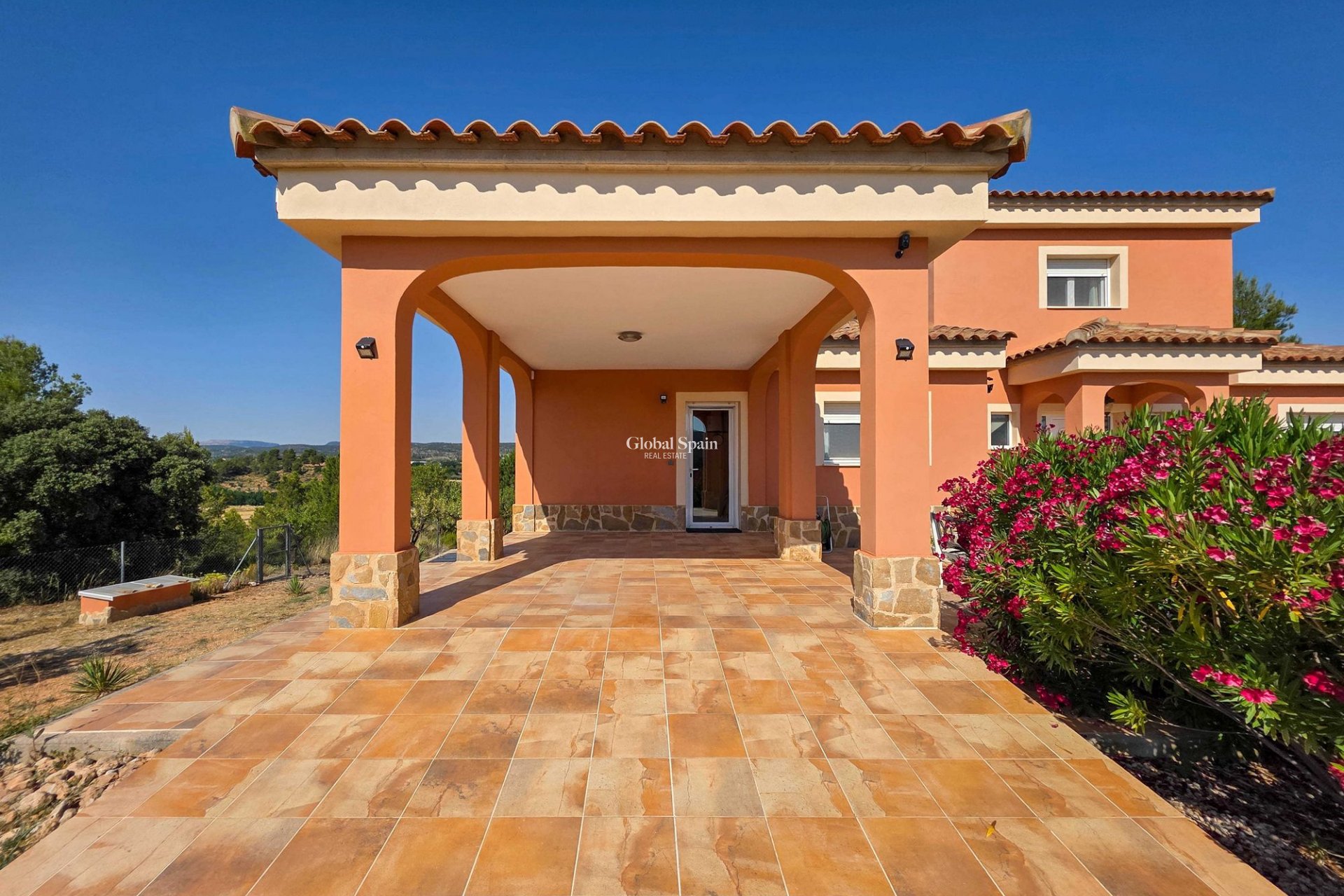 Resale - Villa -
Ayora