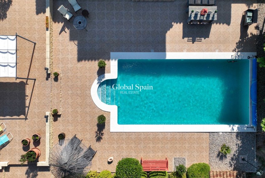 Resale - Villa -
Ayora