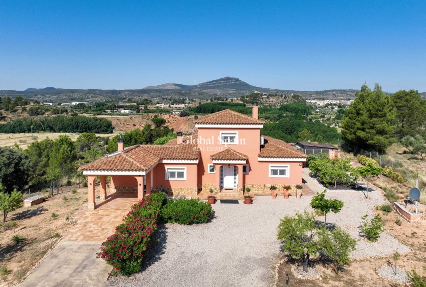 Resale - Villa -
Ayora