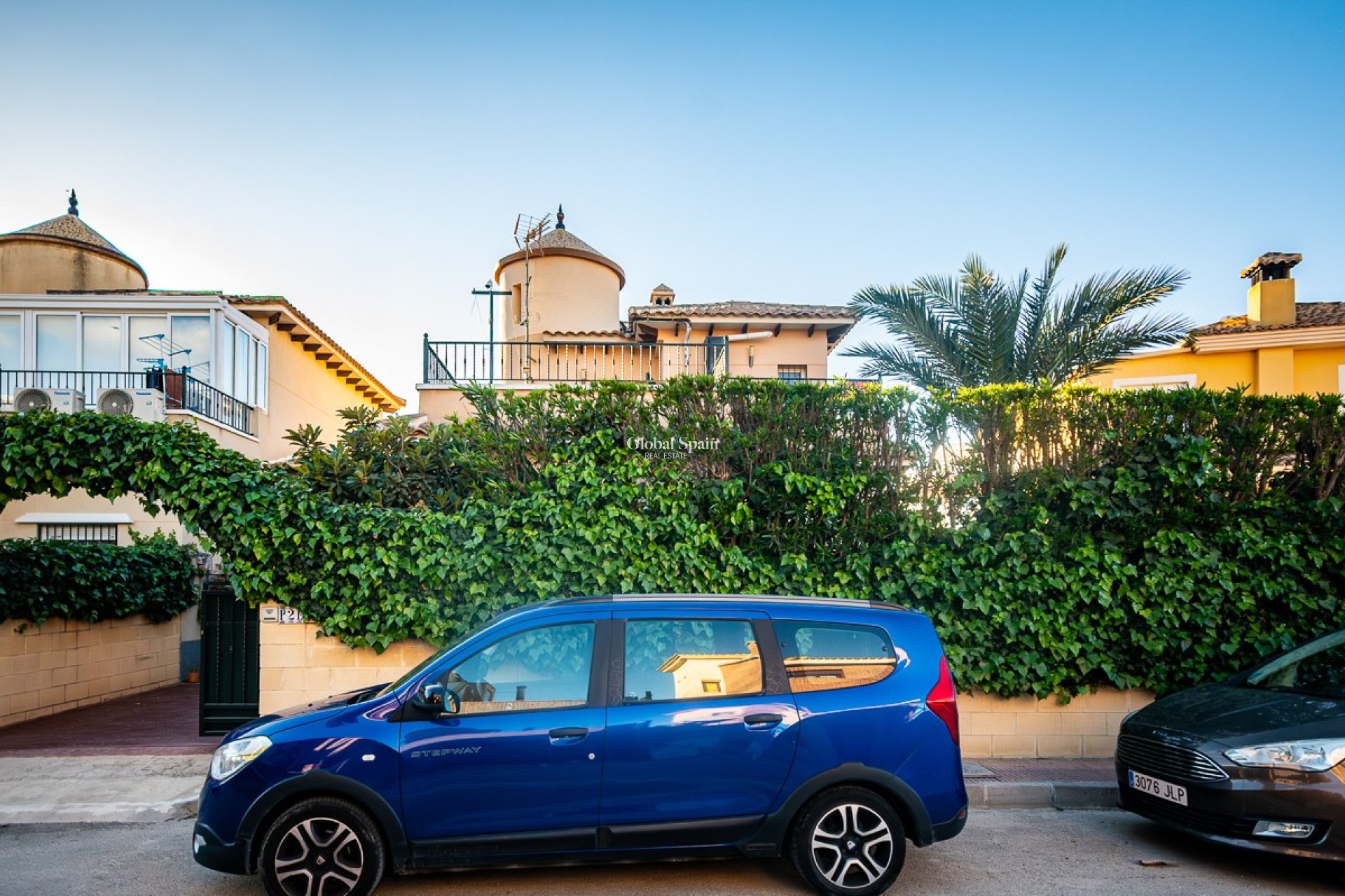 Resale - VILLA -
BENFERRI - Benferri