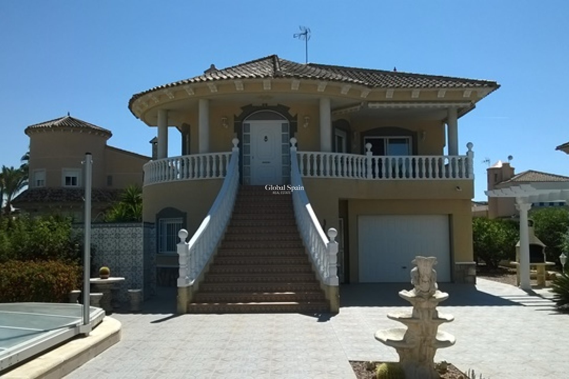 Resale - VILLA -
BENFERRI - Benferri