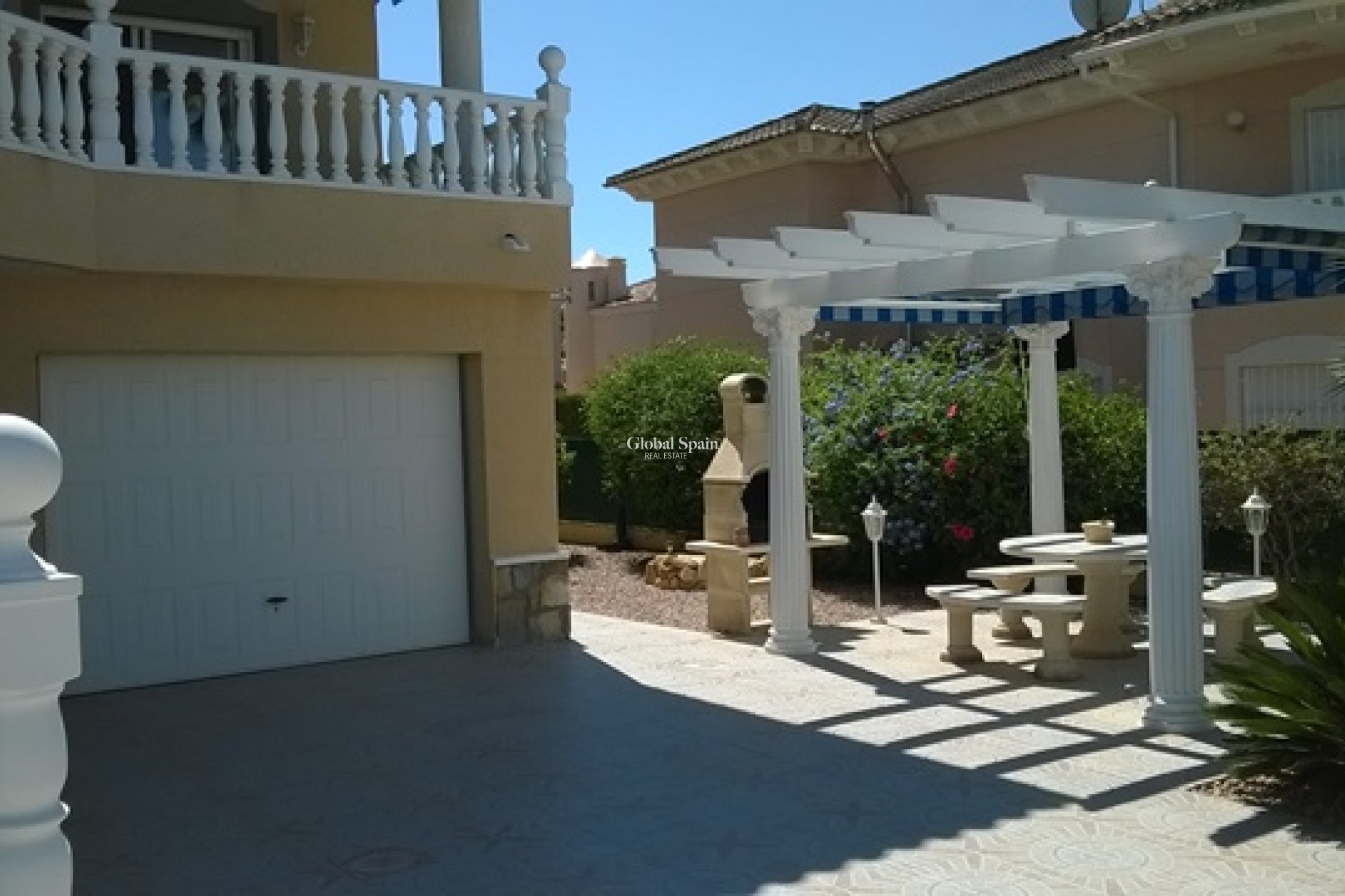 Resale - VILLA -
BENFERRI - Benferri