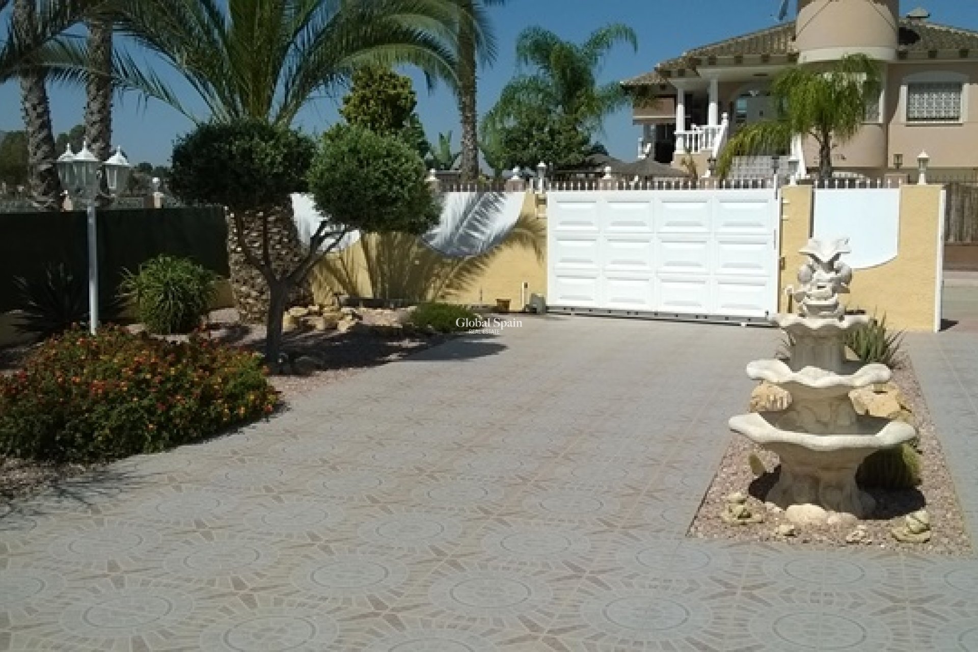 Resale - VILLA -
BENFERRI - Benferri