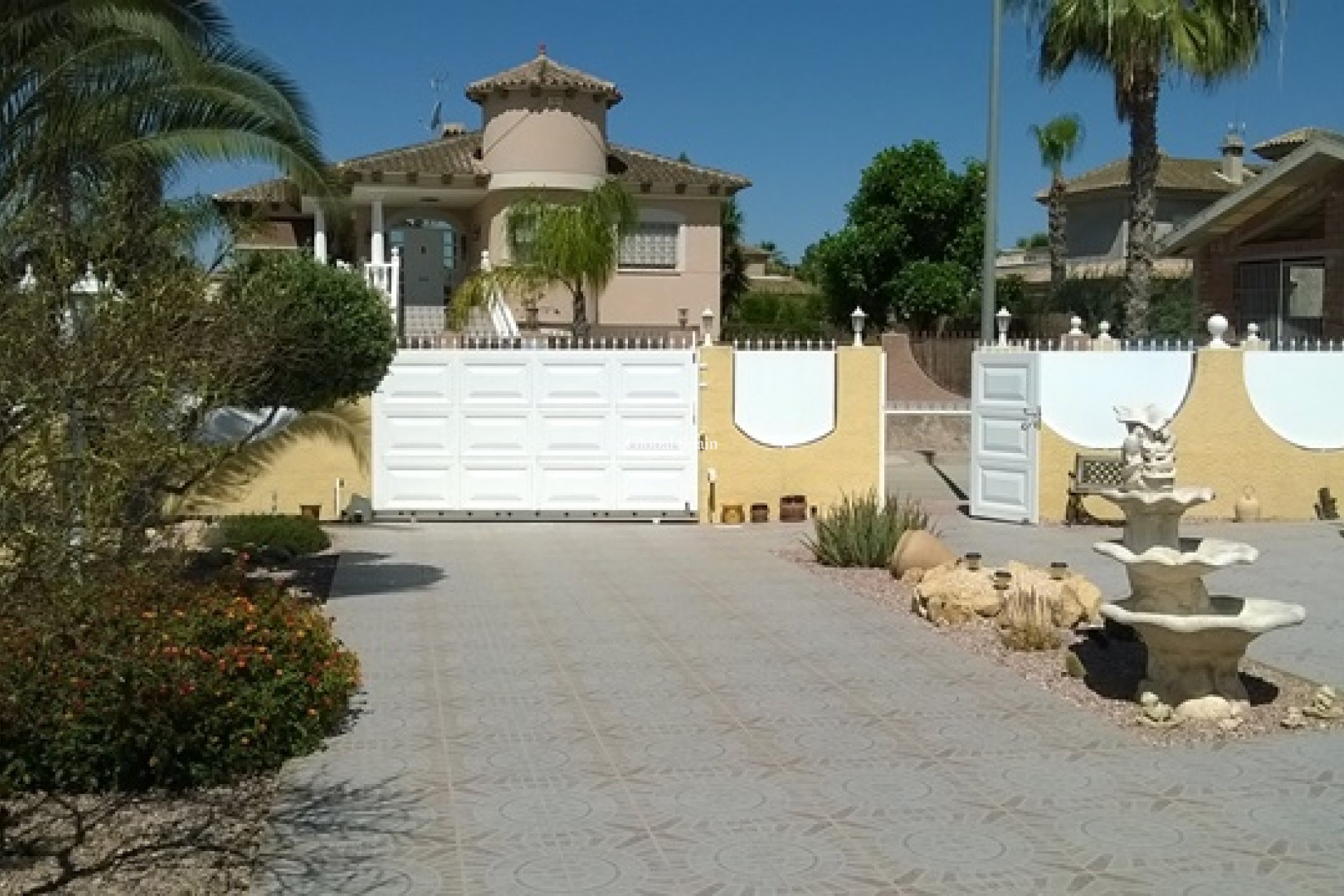 Resale - VILLA -
BENFERRI - Benferri