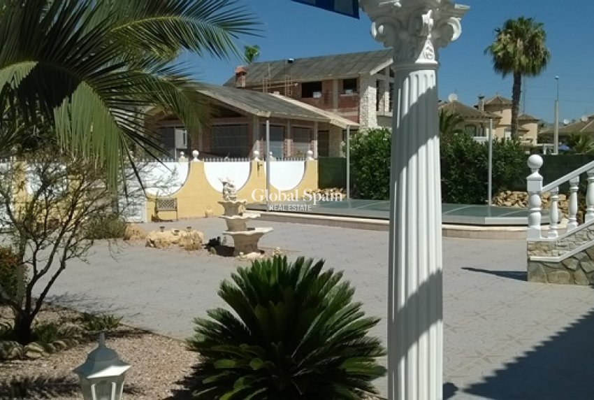 Resale - VILLA -
BENFERRI - Benferri