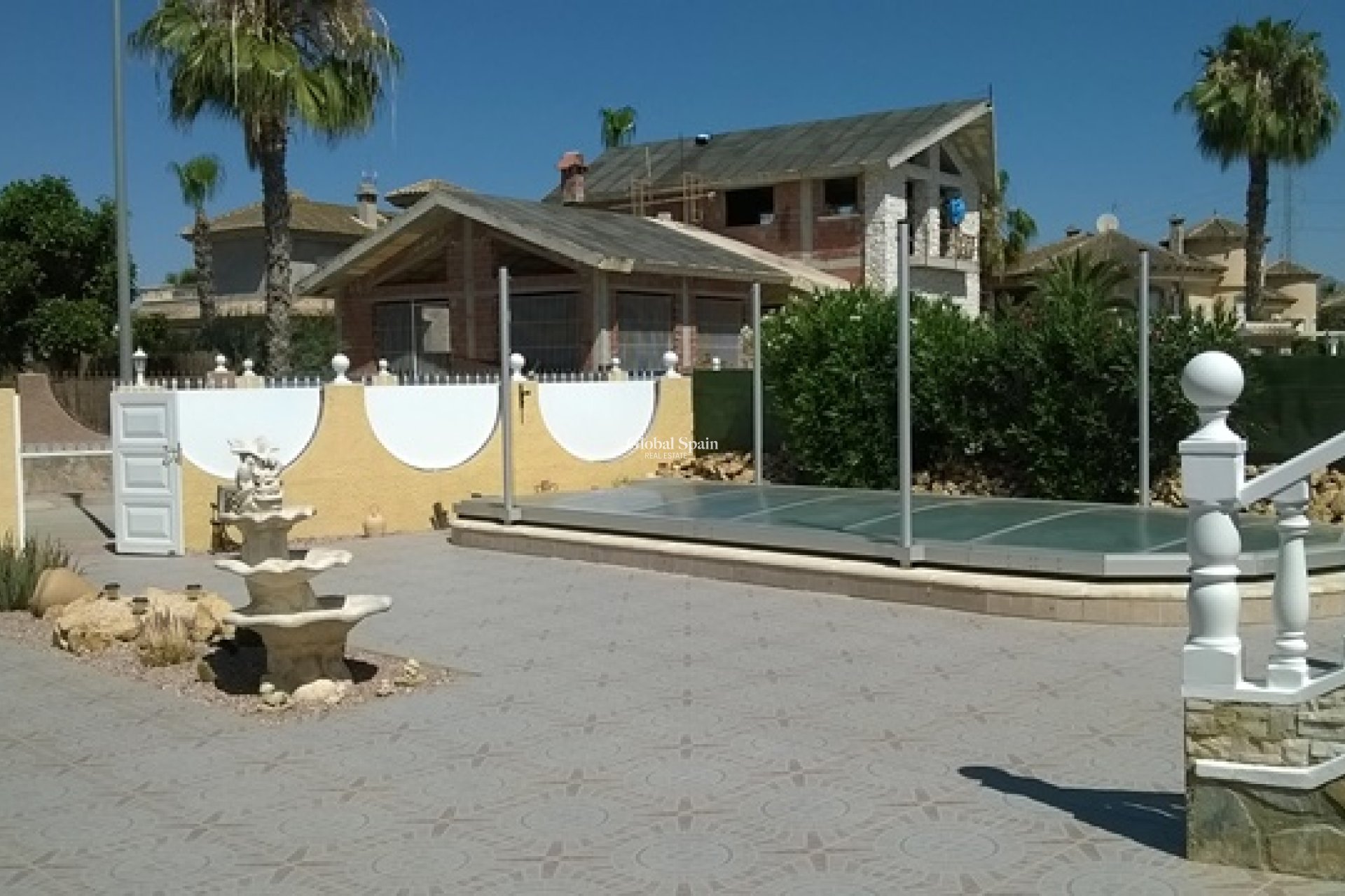 Resale - Villa -
Benferri