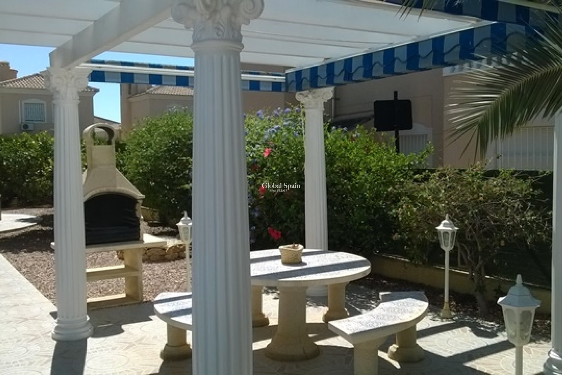 Resale - Villa -
Benferri