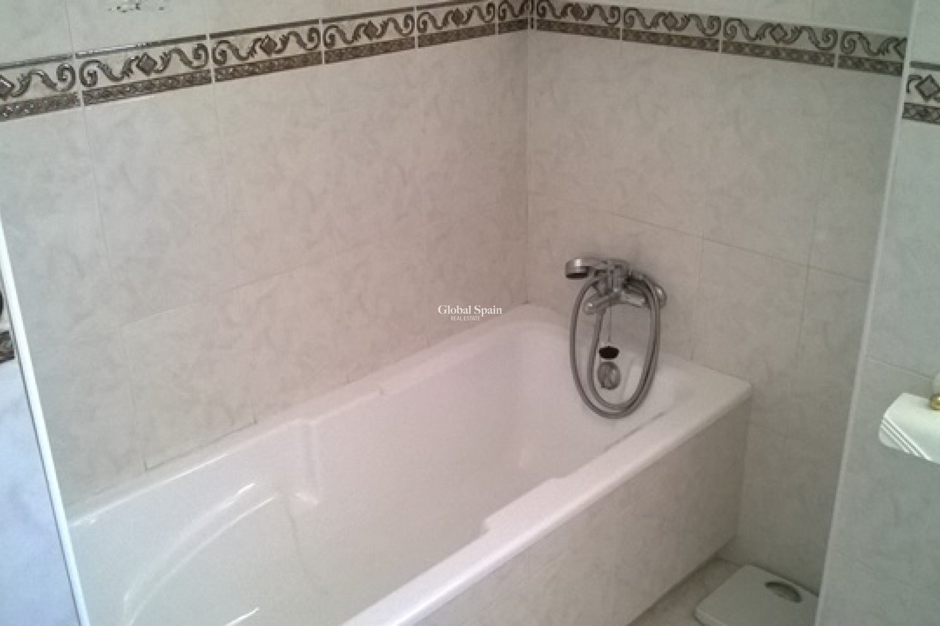 Resale - Villa -
Benferri