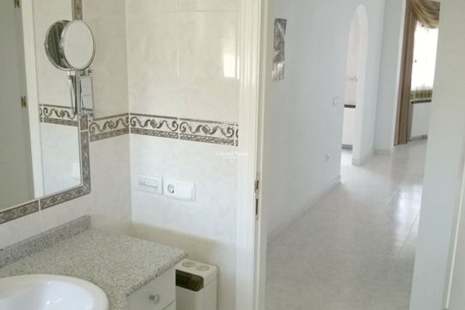 Resale - Villa -
Benferri