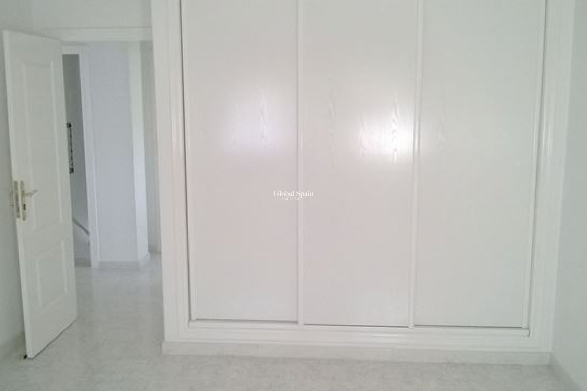 Resale - Villa -
Benferri