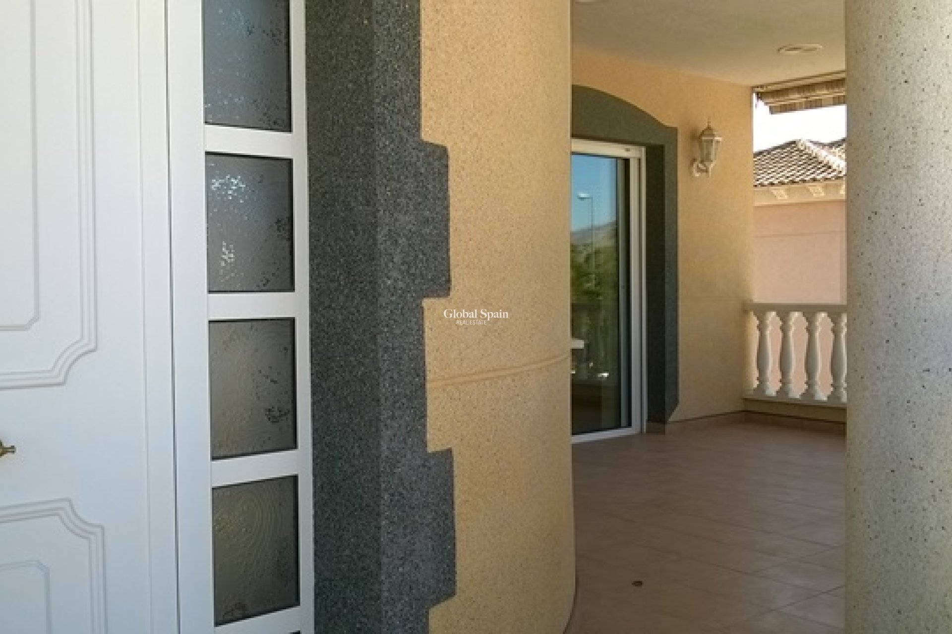 Resale - Villa -
Benferri