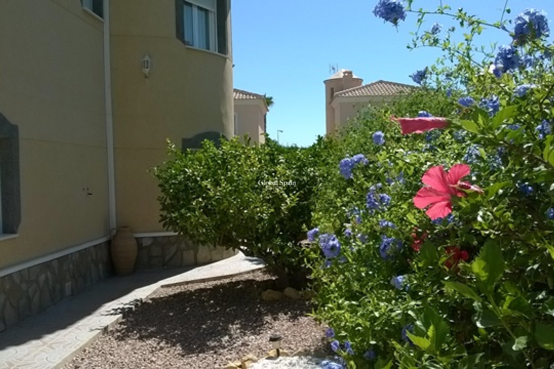 Resale - Villa -
Benferri