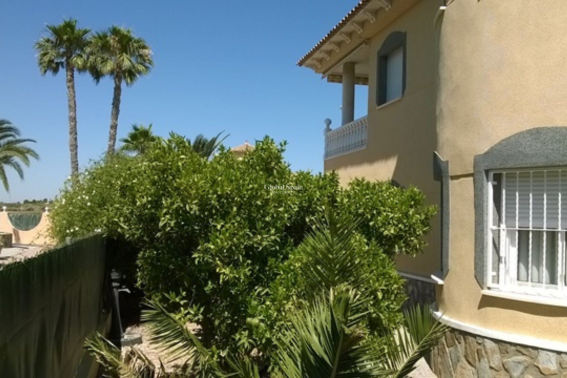 Resale - Villa -
Benferri