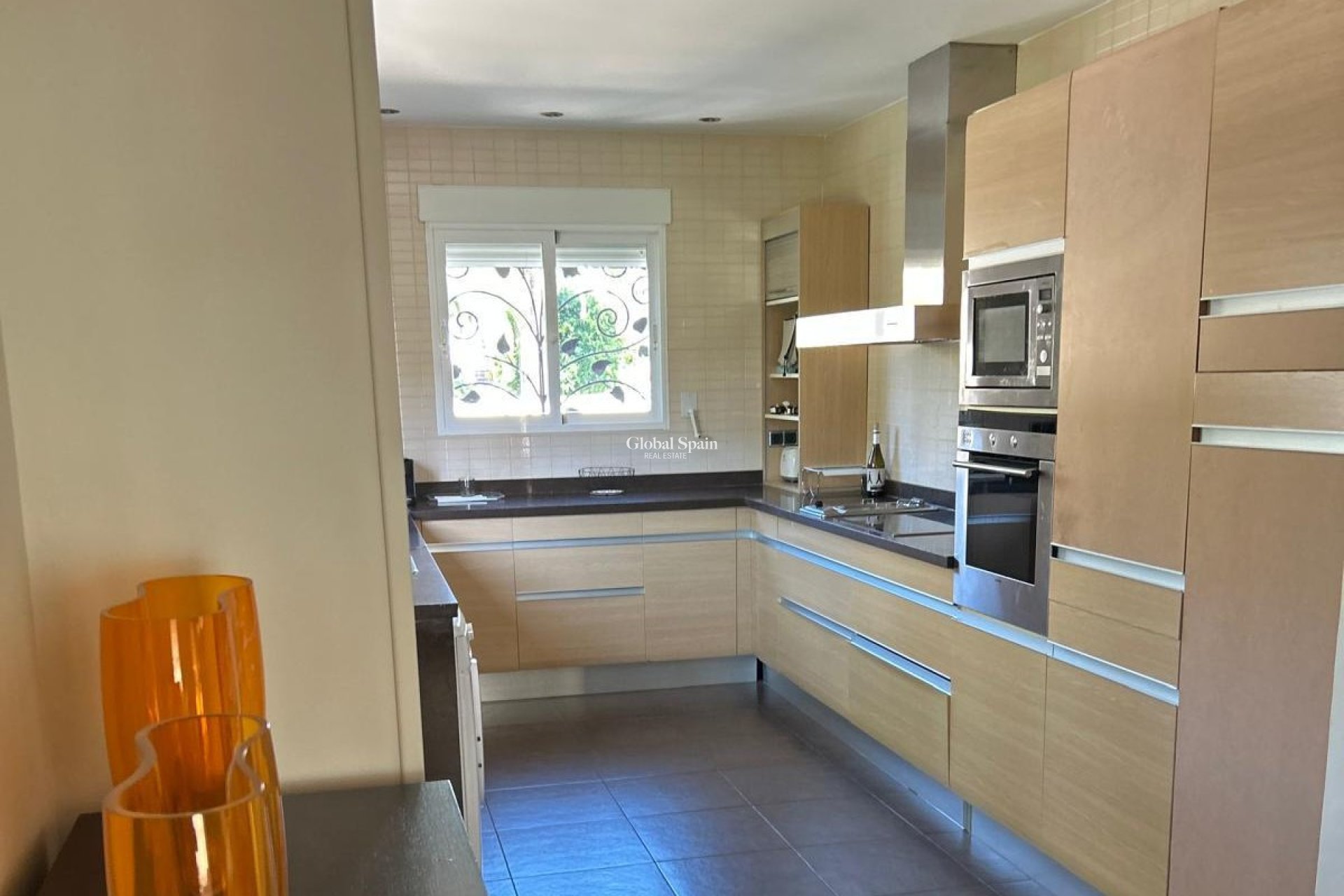 Resale - VILLA -
BENIDORM - Levante