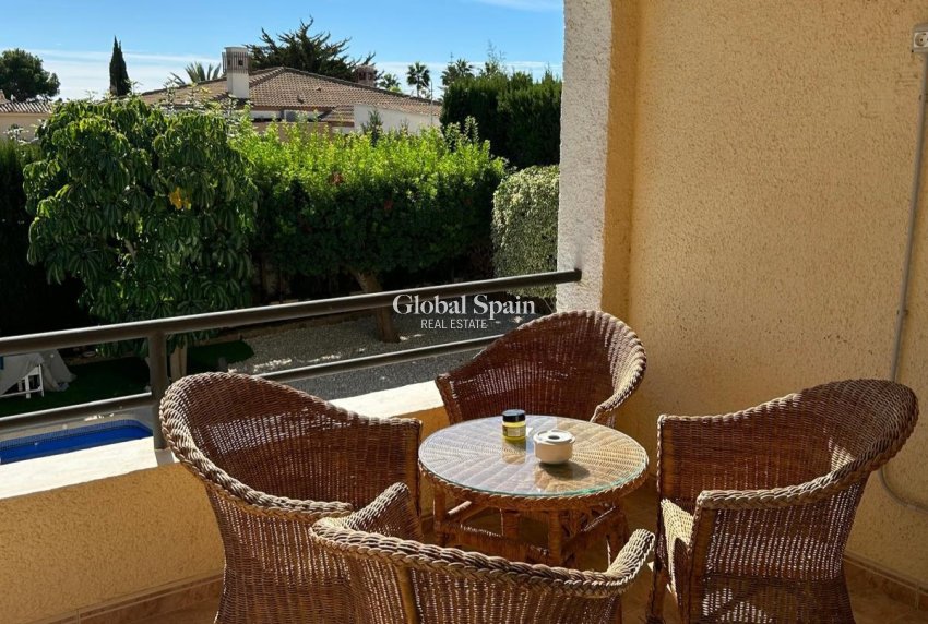 Resale - VILLA -
BENIDORM - Levante