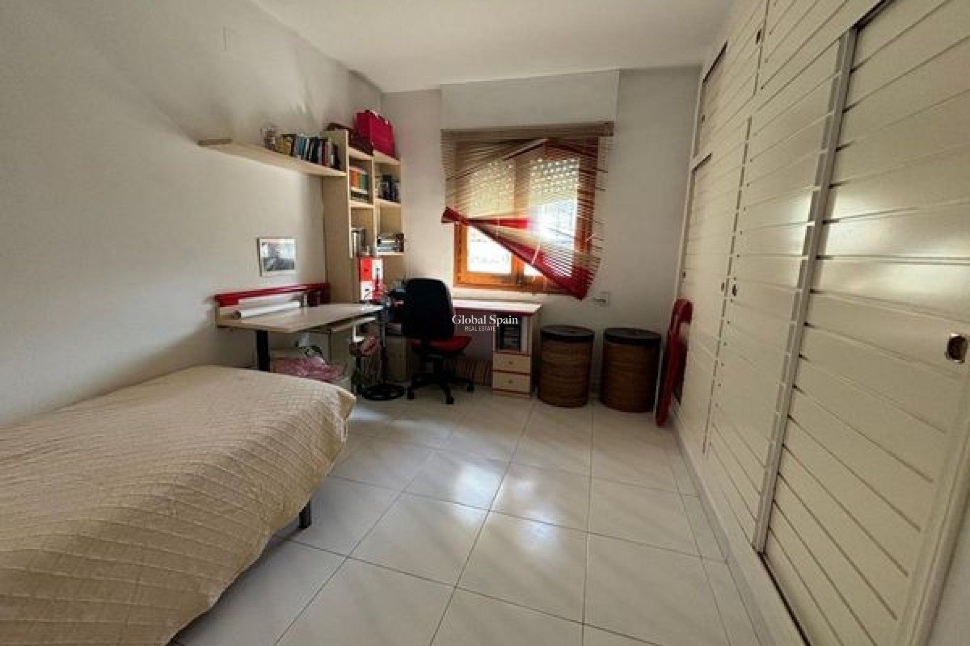 Resale - VILLA -
BENIDORM - Levante