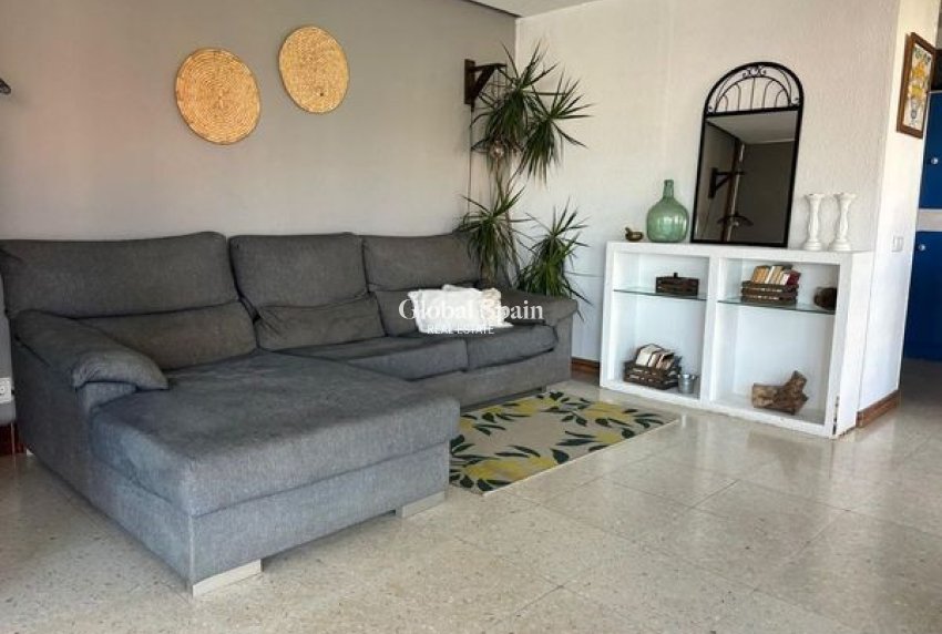 Resale - VILLA -
BENIDORM - Levante