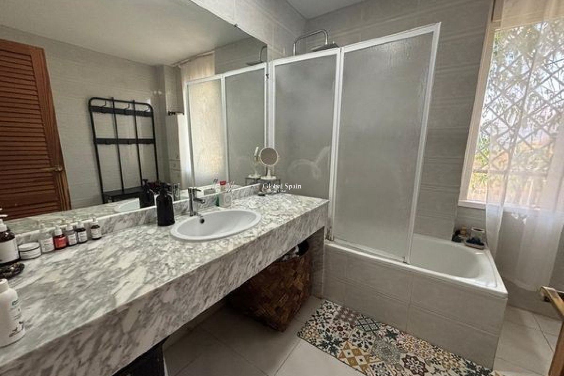 Resale - VILLA -
BENIDORM - Levante