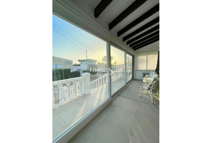 Resale - VILLA -
BENIDORM - Urbanizaciones