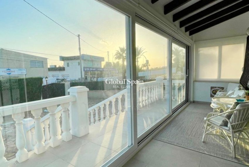 Resale - VILLA -
BENIDORM - Urbanizaciones