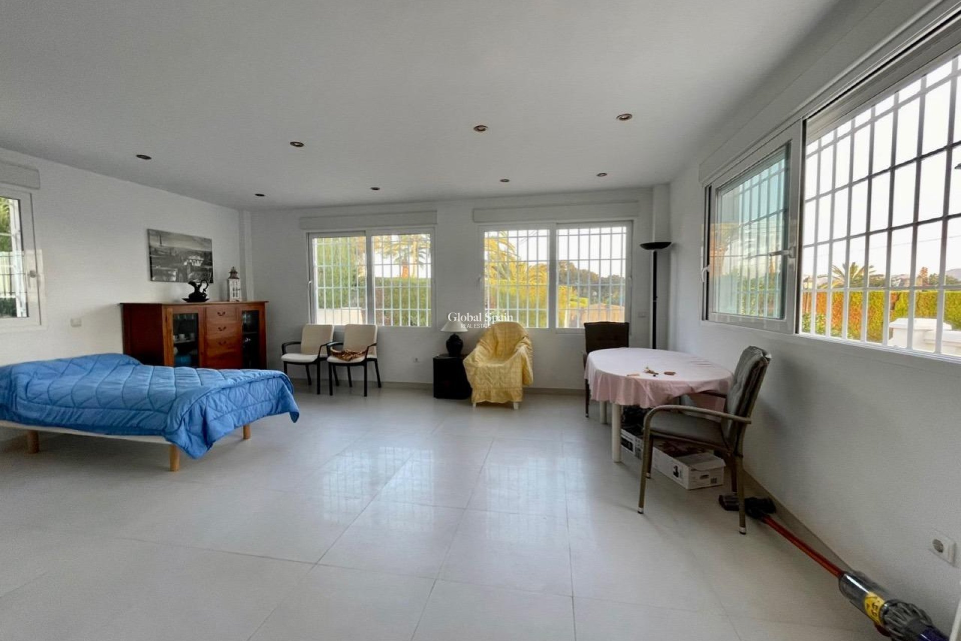 Resale - VILLA -
BENIDORM - Urbanizaciones