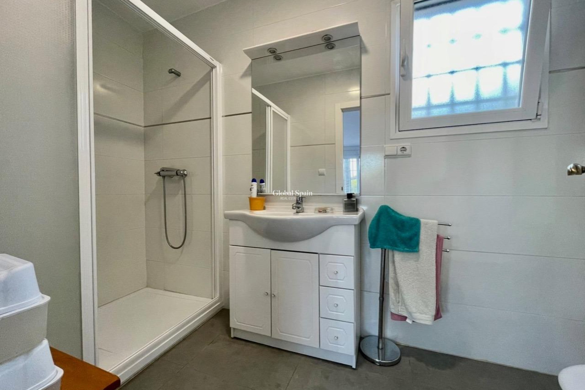 Resale - VILLA -
BENIDORM - Urbanizaciones