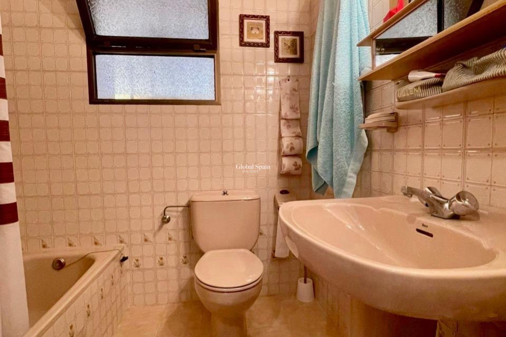 Resale - VILLA -
BENIDORM - Urbanizaciones