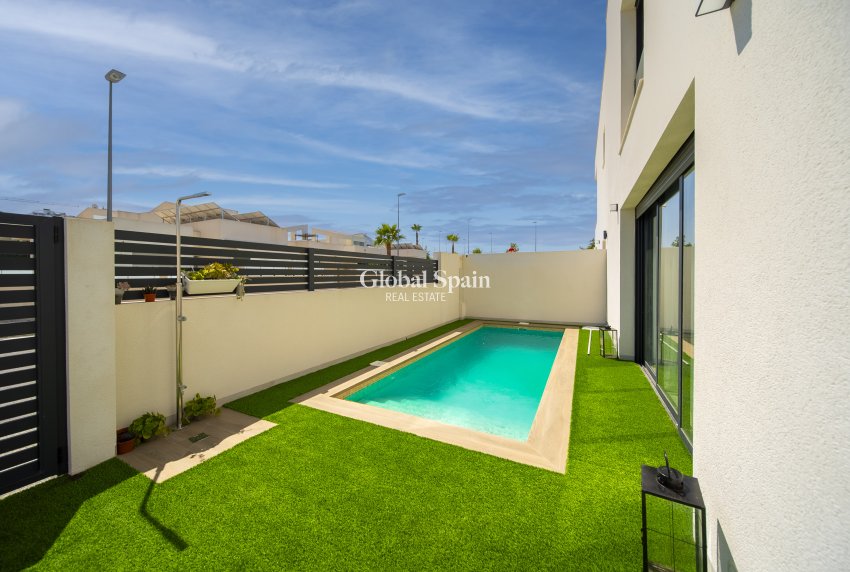 Resale - Villa -
BENIJÓFAR - Benijófar