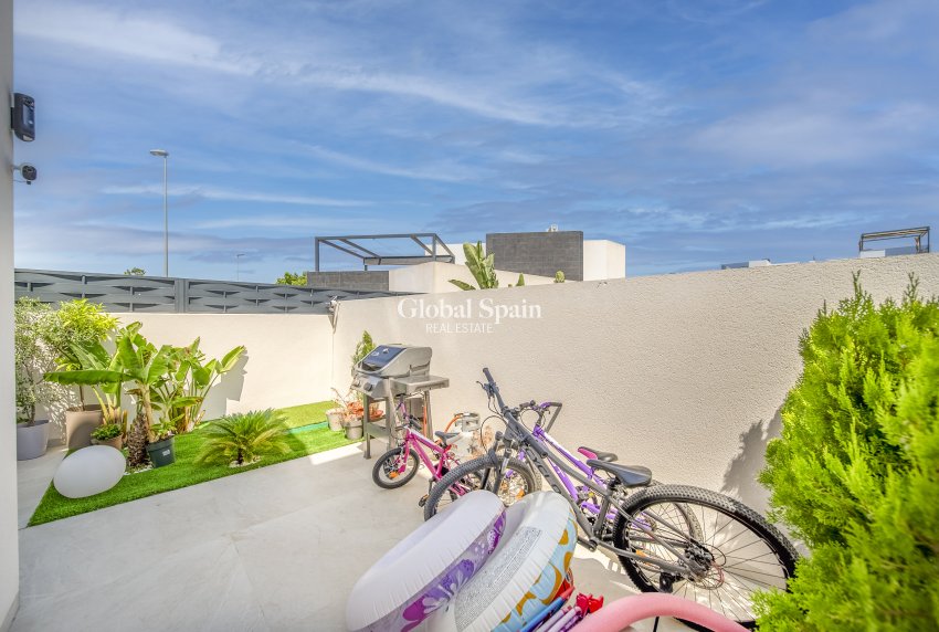 Resale - Villa -
BENIJÓFAR - Benijófar