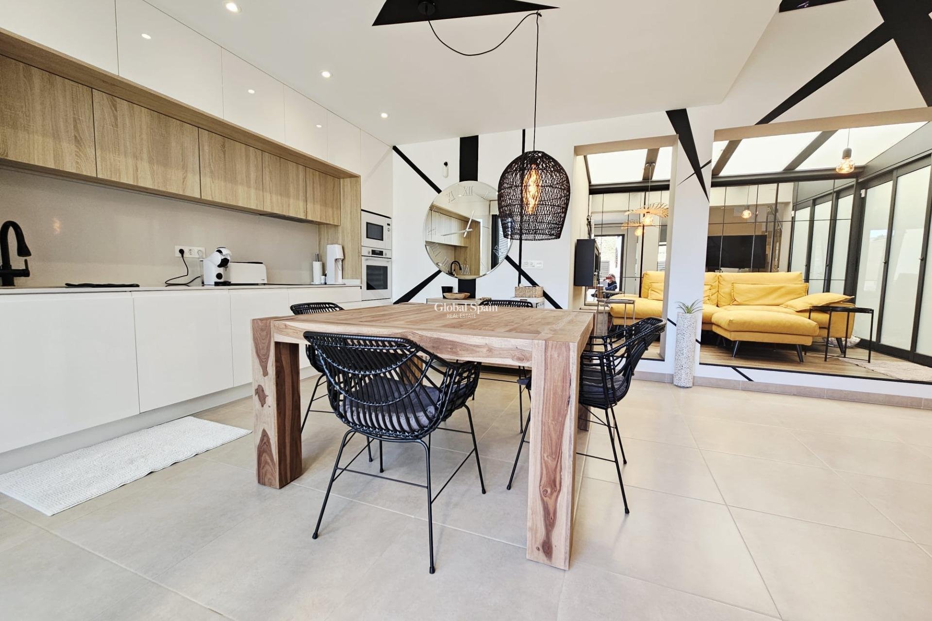 Resale - VILLA -
BENIJÓFAR - Benimar