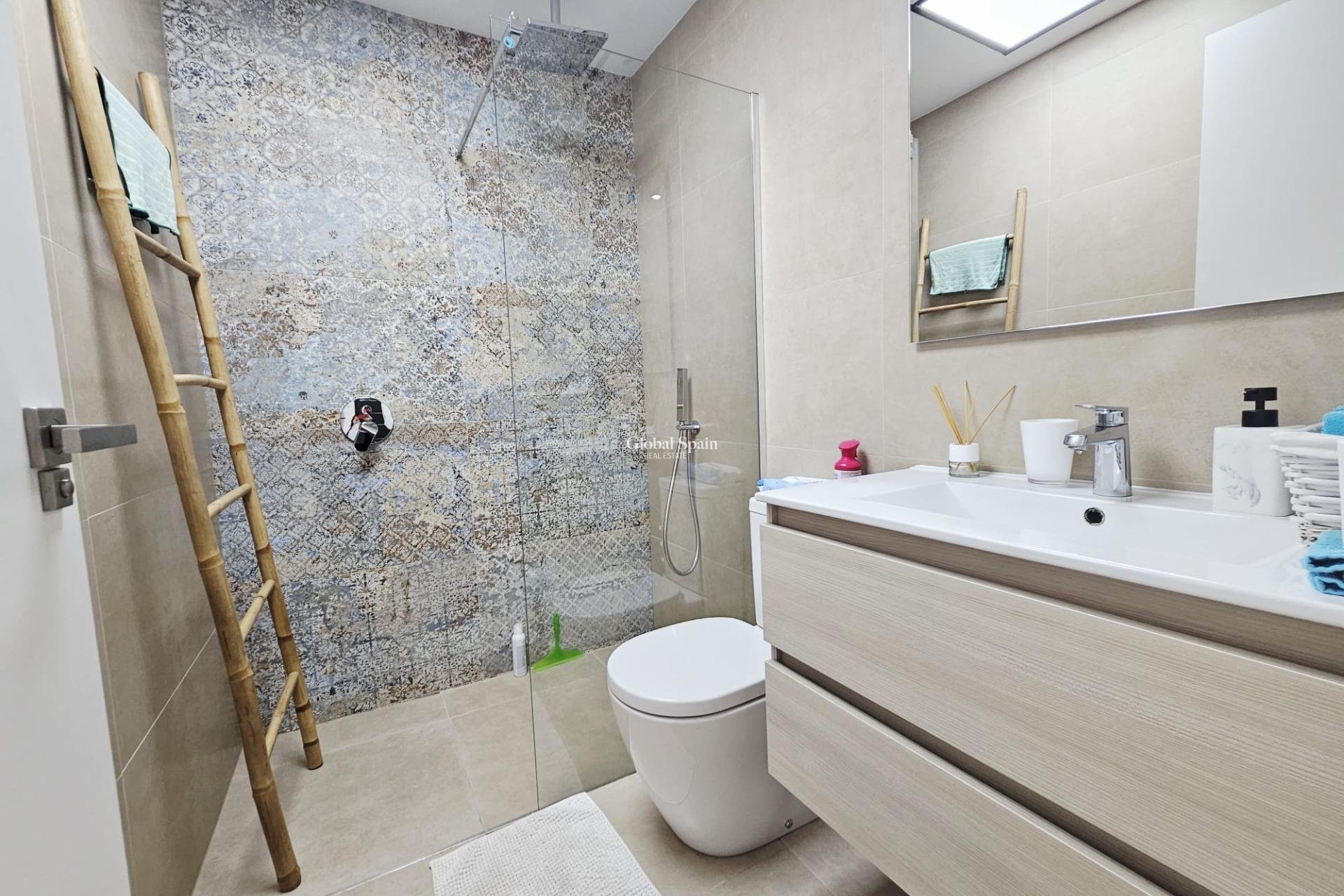 Resale - VILLA -
BENIJÓFAR - Benimar