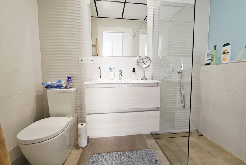 Resale - VILLA -
BENIJÓFAR - Benimar