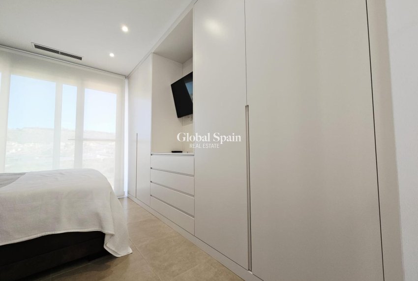 Resale - VILLA -
BENIJÓFAR - Benimar