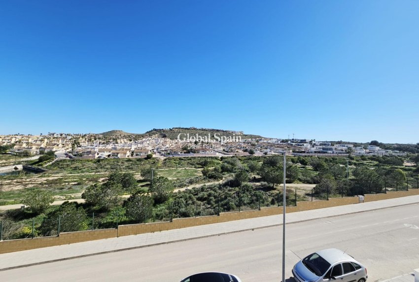 Resale - VILLA -
BENIJÓFAR - Benimar