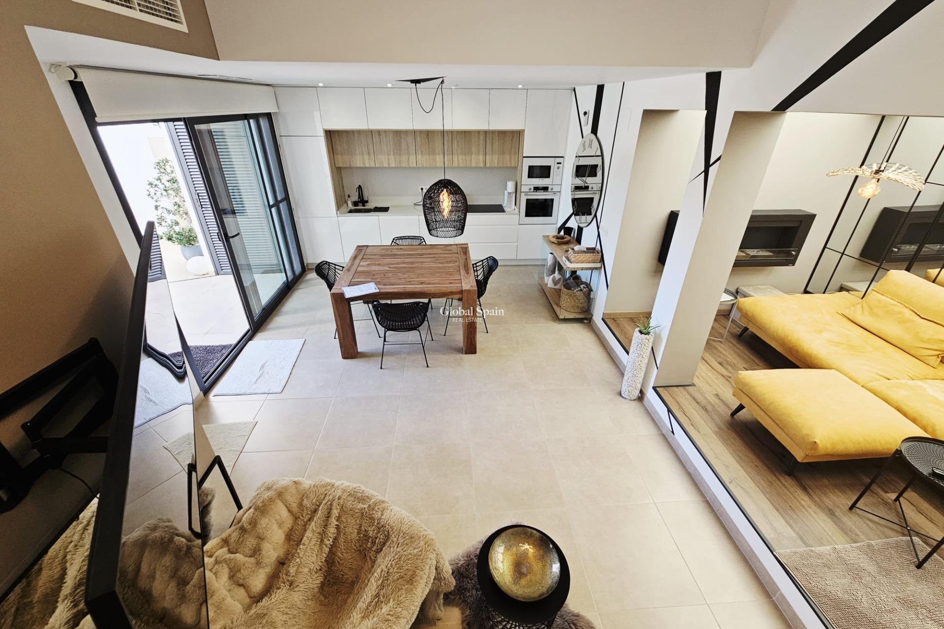 Resale - VILLA -
BENIJÓFAR - Benimar