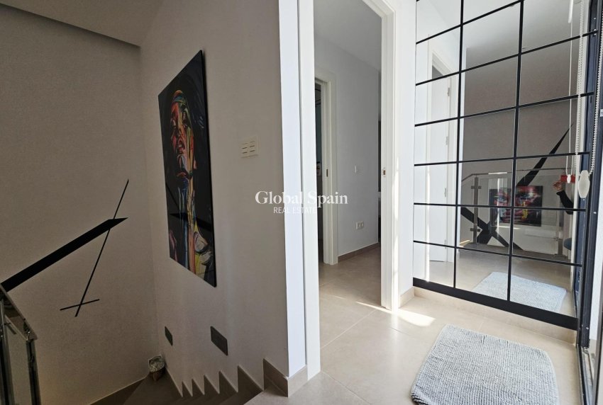 Resale - VILLA -
BENIJÓFAR - Benimar