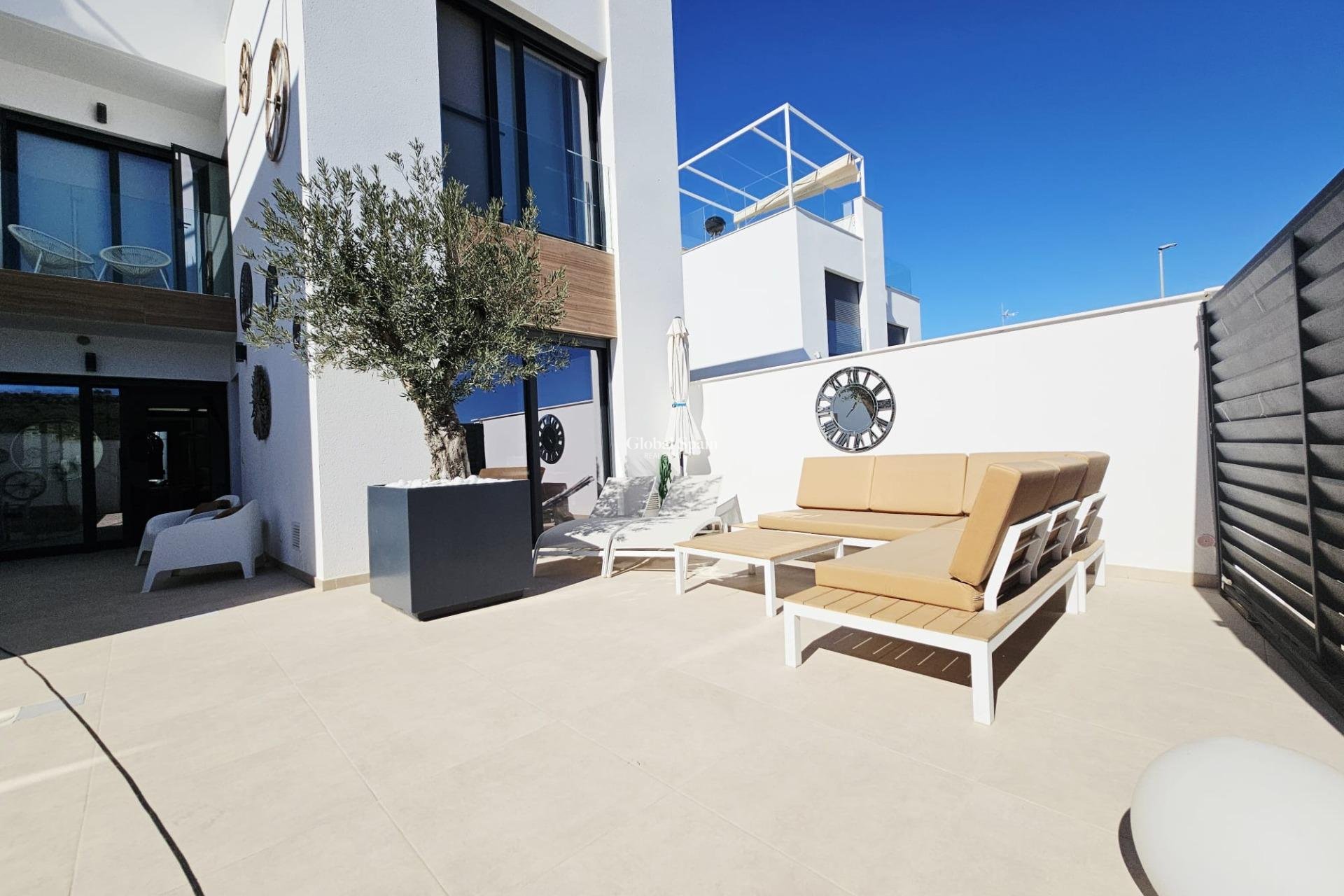 Resale - VILLA -
BENIJÓFAR - Benimar