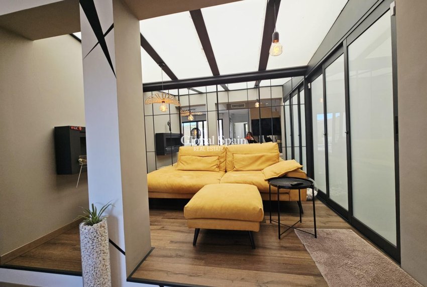 Resale - VILLA -
BENIJÓFAR - Benimar