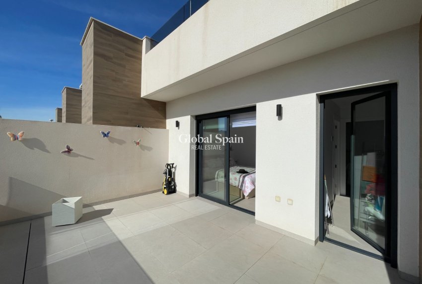 Resale - VILLA -
BENIJÓFAR - Centro