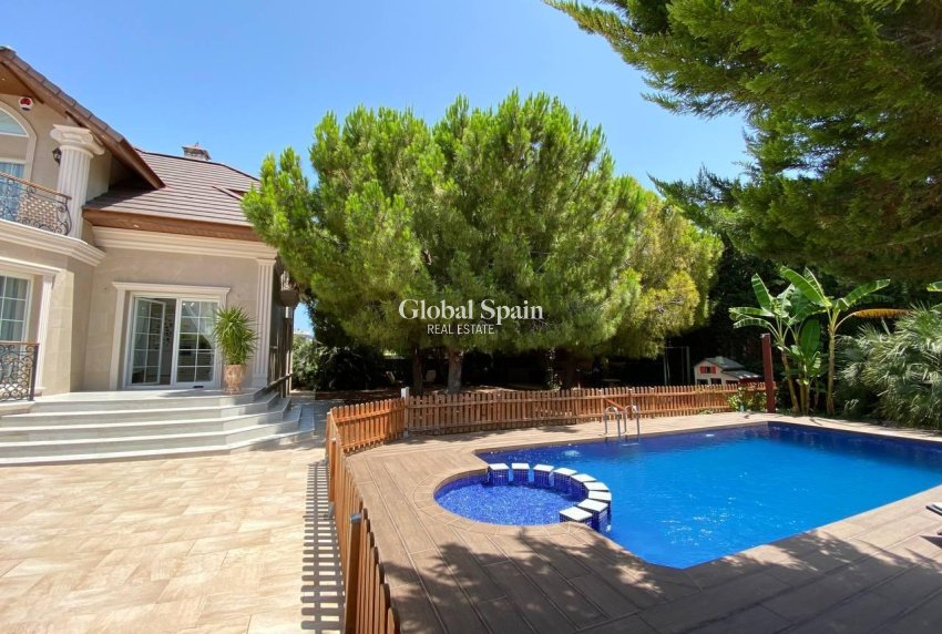 Resale - VILLA -
BENIJÓFAR - Ciudad Quesada