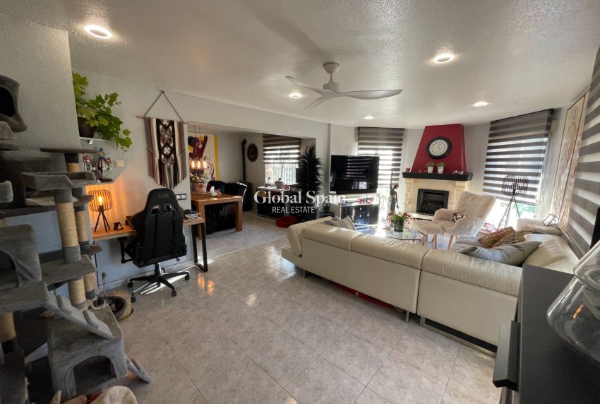 Resale - VILLA -
BENIJÓFAR - Costa Blanca